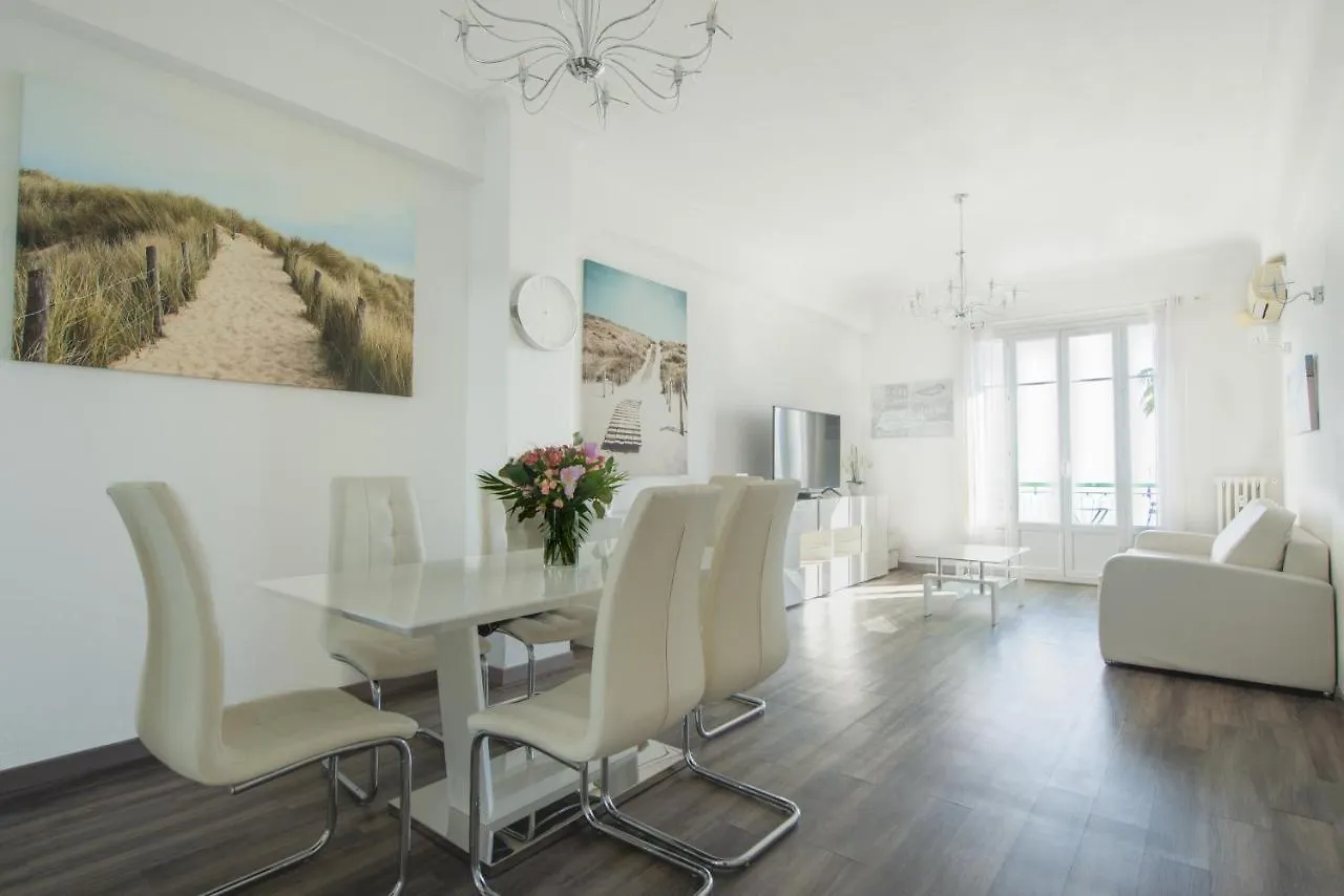 Sea Front Suite - Panoramic View With Terrace - 85 M Nice Apartment